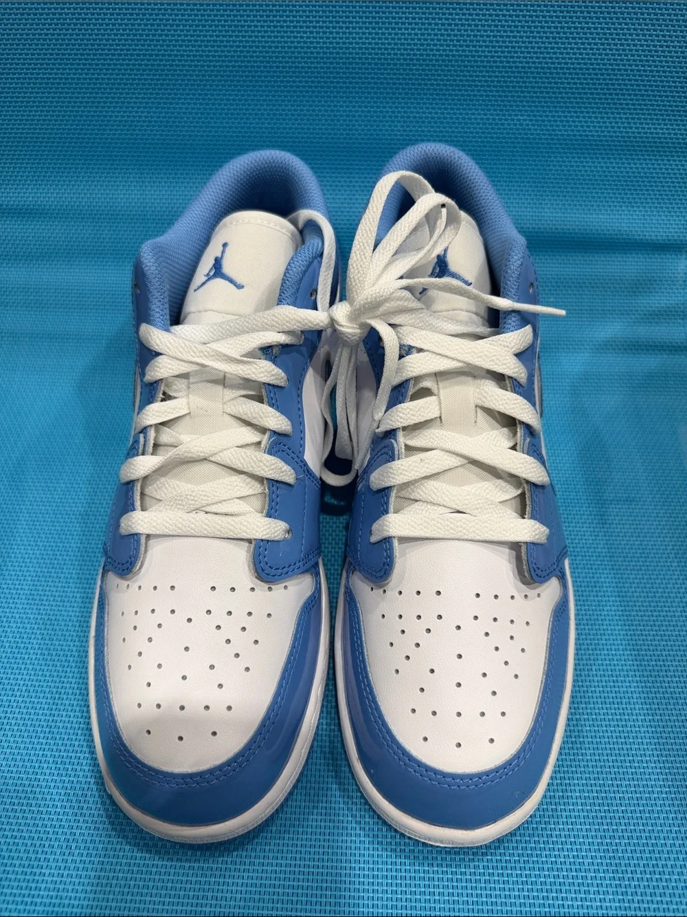 Nike Air Jordan 1 Low SE Boys Trainers White Legend Blue 114